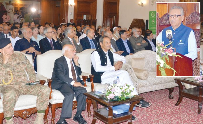 کراچی: صدر مملکت ڈاکٹر عارف علوی سولر کمپنی کے تحت تقریب سے خطاب کررہے ہیں