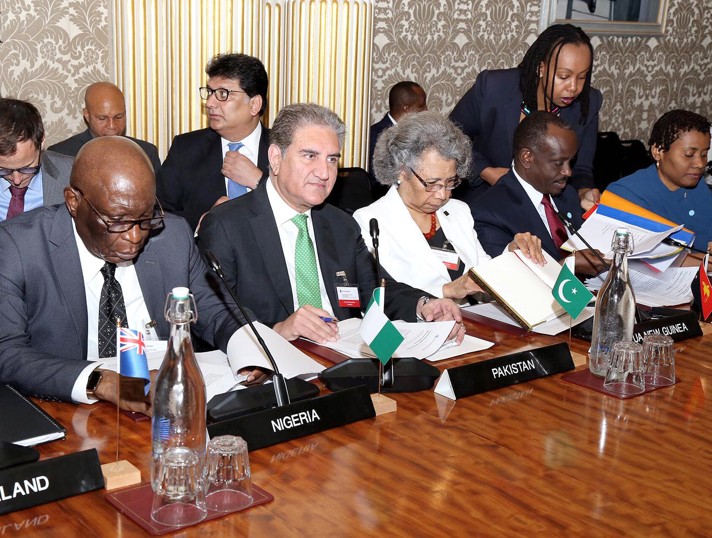 لندن : وزیر خارجہ شاہ محمود قریشی دولت مشترکہ کے اجلاس میں پاکستان کی نمائندگی کررہے ہیں