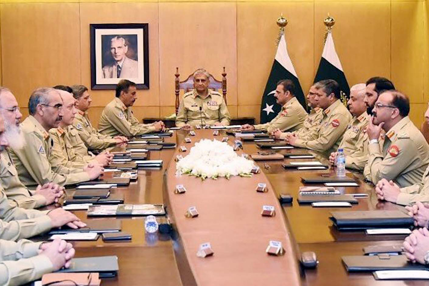راولپنڈی: آرمی چیف جنرل قمر جاوید باجوہ کور کمانڈر ز کانفرنس کی صدارت کررہے ہیں