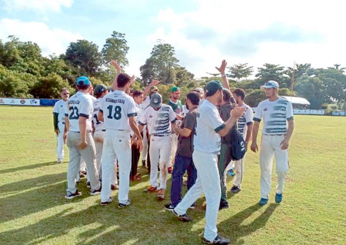 کولمبو: ایشیا کپ بیس بال چیمپئن شپ میں پاکستانی ٹیم سیمی فائنل میں بھارت سے مقابلے سے قبل پرگرائونڈ میں پریکٹس کے دوران