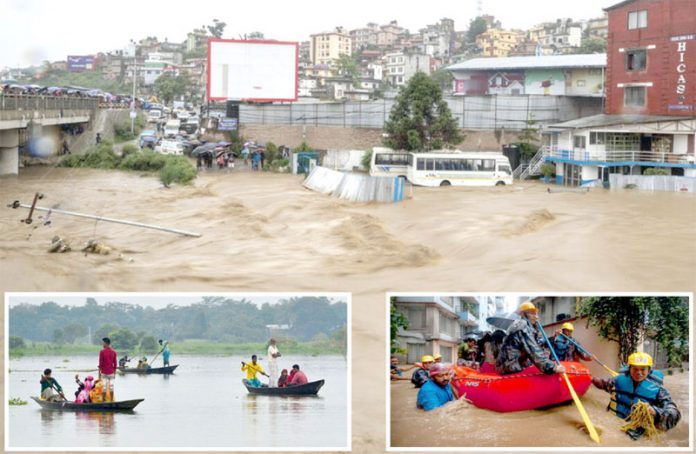 نیپال/ بھارت: بارش اور سیلاب سے آبادیاںا ور سڑکیں زیرآب آگئی ہیں‘ امدادی کارکن آفت زدہ علاقوں سے کشتیوں کے ذریعے شہریوں کو نکال رہے ہیں