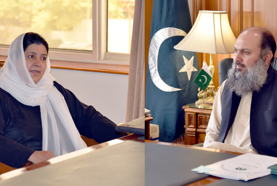 کوئٹہ:وزیر اعلیٰ بلوچستان جام کمال خان سے خاتون محتسب صابرہ اسلام ملاقا ت کررہی ہیں