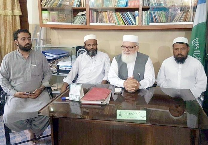کوئٹہ: نائب امیر جماعت اسلامی پاکستان لیاقت بلوچ ذمے داران کے اجلاس سے خطاب کررہے ہیں
