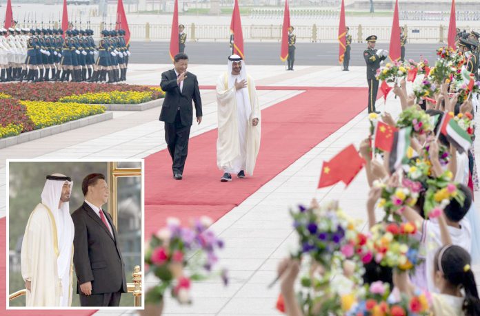 بیجنگ: ولی عہد ابوظبی شیخ محمد بن زاید النہیان کا استقبال کیا جارہا ہے‘ چینی صدر شی جن پنگ بھی ساتھ ہیں