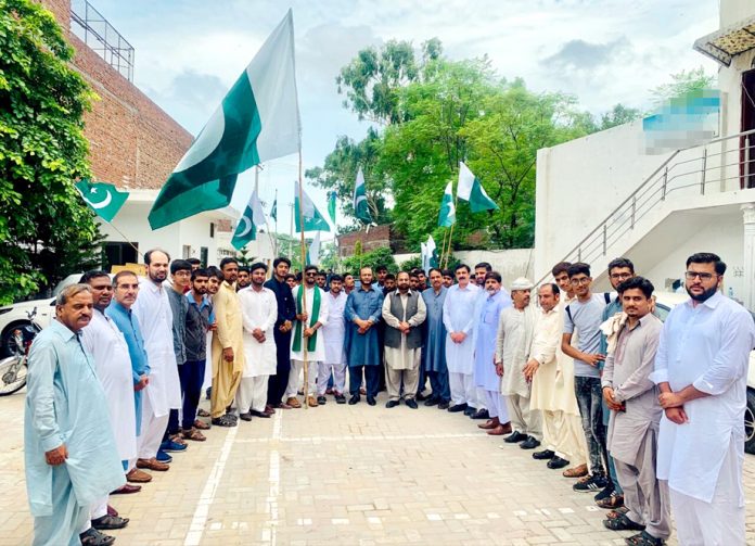 اسلام آباد، امیرجماعت اسلامی پنجاب ڈاکٹرطارق سلیم اسلامک سینٹرمیں تقریب پرچم کشائی میں شریک ہیں