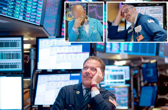 نیویارک: امریکی اسٹاک مارکیٹ میں مندی کا رجحان دیکھ کر عملے اور سرمایہ کاروں نے سر پکڑ لیا ہے