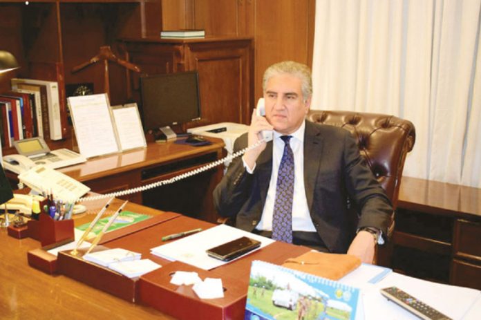 اسلام آباد: وزیر خارجہ شاہ محمود قریشی ڈنمارک کے ہم منصب کو ٹیلی فون پر مقبوضہ کشمیر کی مخدوش صورتحال سے آگاہ کررہے ہیں