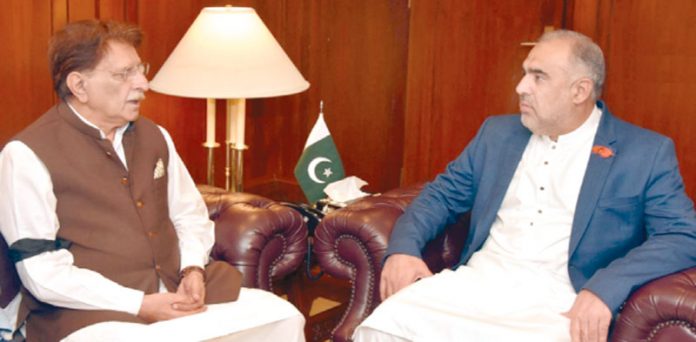 اسلام آباد: اسپیکر قومی اسمبلی سے وزیراعظم آزاد کشمیر راجا فاروق حیدر ملاقات کررہے ہیں