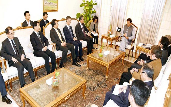 اسلام آباد: وزیراعظم عمران خان سے چین کے وزیرخارجہ وانگ ژی وفد کے ہمراہ ملاقات کررہے ہیںا