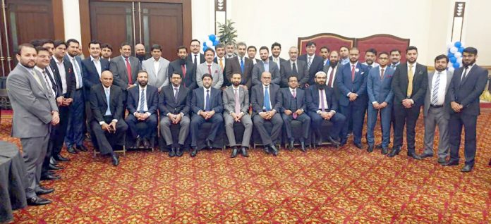 بینک اسلامی کے کارپوریٹ کلائنٹس کے اعزاز میں سالانہ عشائیے کے موقع پرلیا گیا گروپ فوٹو