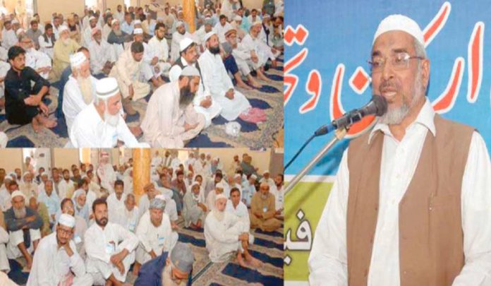 فیصل آباد: نائب امیر جماعت اسلامی پاکستان راشد نسیم اجتماع ارکان سے خطاب کررہے ہیں