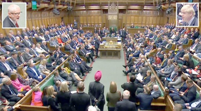 لندن: برطانوی پارلیمان میں بریگزٹ معاہدے پر بحث کے دوران وزیراعظم بورس جانسن اور اپوزیشن رہنما جیرمی کوربن خطاب کررہے ہیں