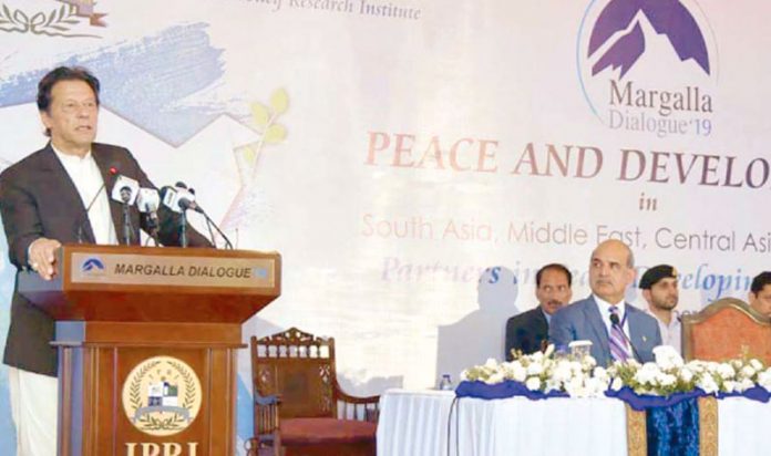 اسلام آباد: وزیراعظم عمران خان مارگلہ ڈائیلاگ سیمینار سے خطاب کررہے ہیں