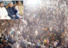 کراچی:پی ٹی آئی رہنما شاہ محمود قریشی قائدآباد پر سندھ حقوق مارچ کے شرکاء سے خطاب کررہے ہیں، چھوٹی تصویرمیں حیدرآبادمیں پریس کانفرنس کرتے ہوئے