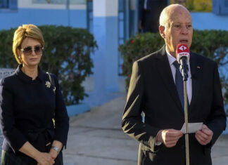 اہلیہ کے انتقال کے بعد تونس کے وزیر داخلہ عہدے سے سبکدوش