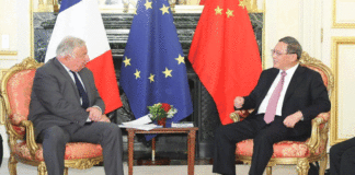 چینی وزیر اعظم کی فرانسیسی سینیٹرز کو چین کے دورے کی دعوت