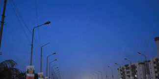 Darkness reigns on Karachi